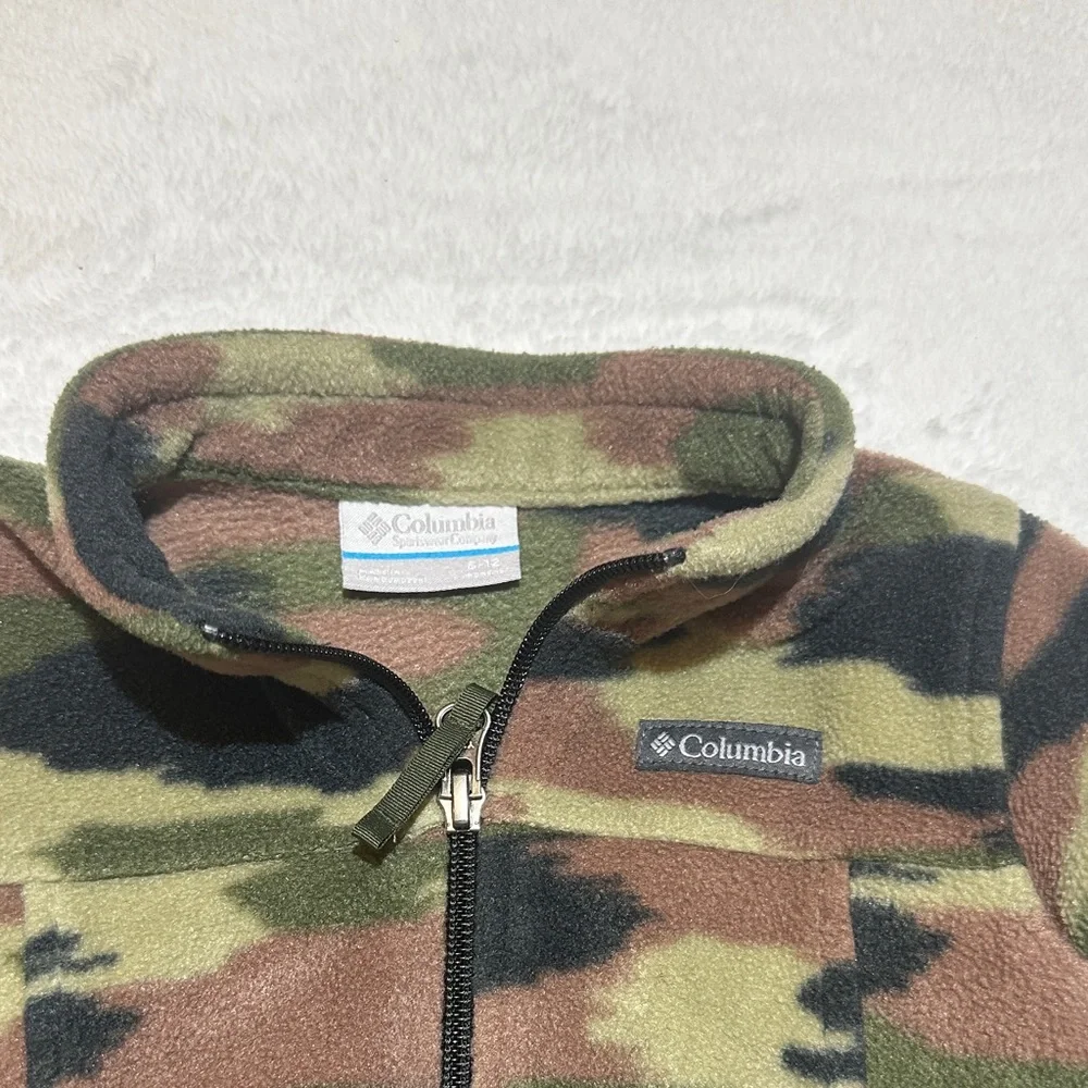 Like new baby boys Columbia Camouflage Fleece Jacket 6/12 months